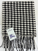 NEW Burberry scarf