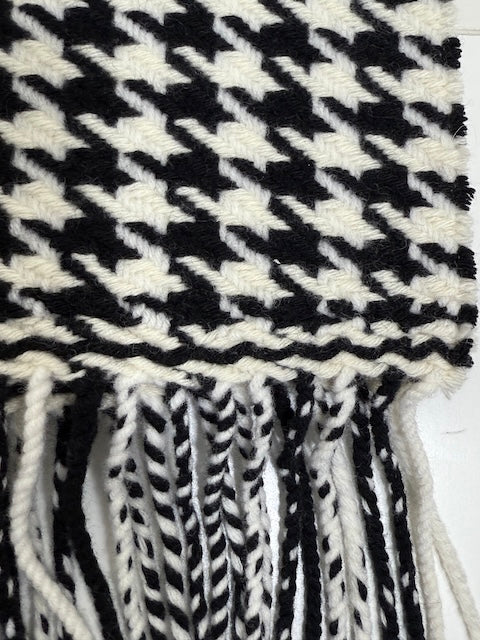 NEW Burberry scarf