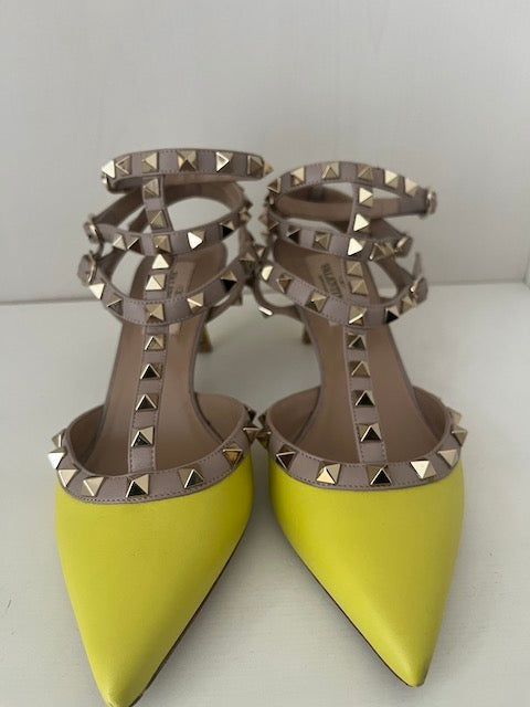 Valentino heels size 35.5