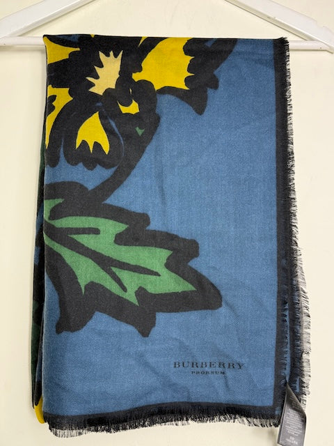 NEW Burberry scarf