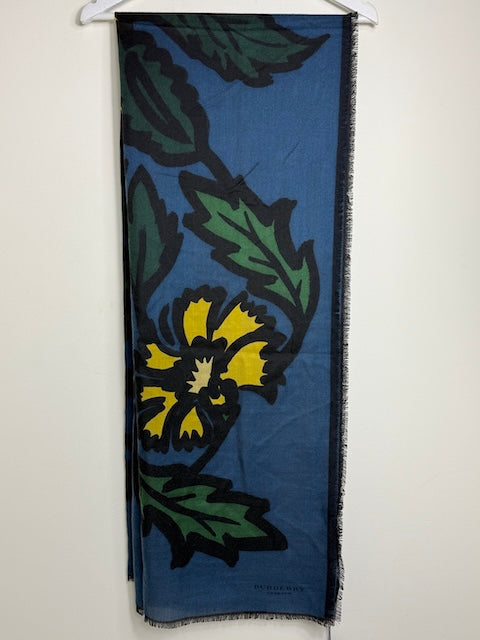 NEW Burberry scarf