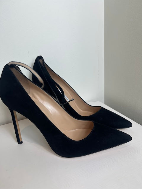 NEW Manolo Blahnik heels size 38