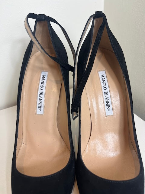 NEW Manolo Blahnik heels size 38 smaller fitting best for 37.5