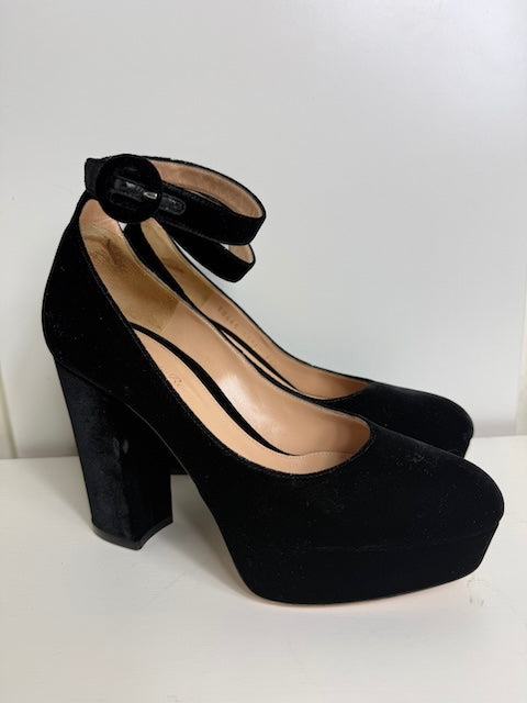 Gianvito Rossi heels size 36.5 smaller fitting