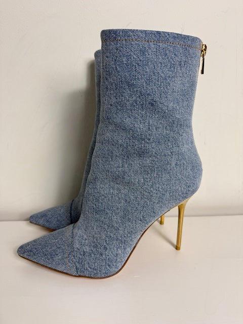 NEW Balmain boots size 37 UK 4