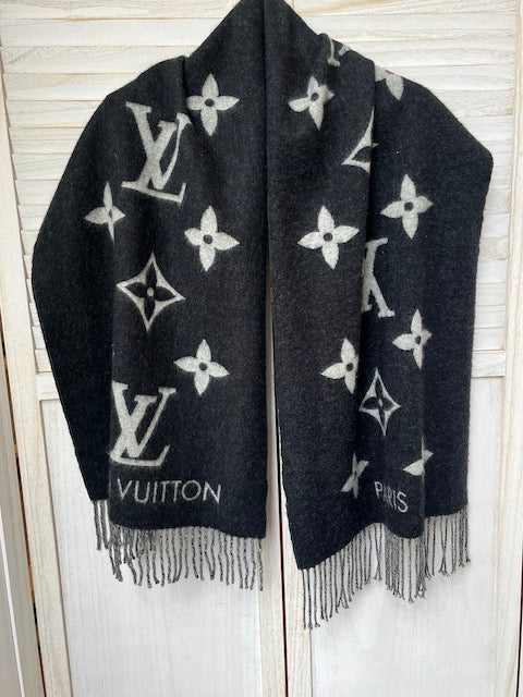 Louis Vuitton scarf