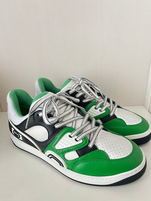 Gucci trainers size 6