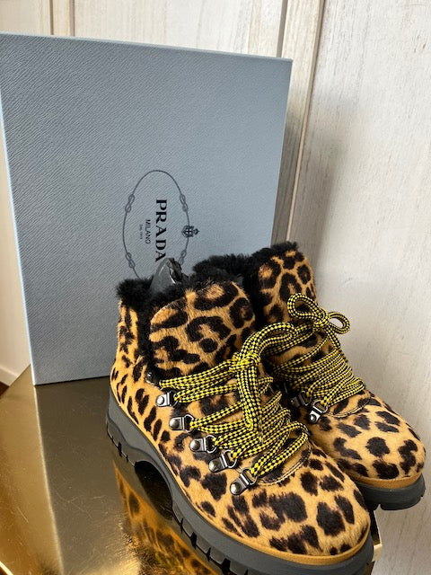 Prada boots size 36 will fit UK 3 - 4