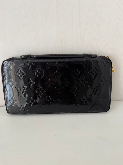 Louis Vuitton long wallet/passport holder