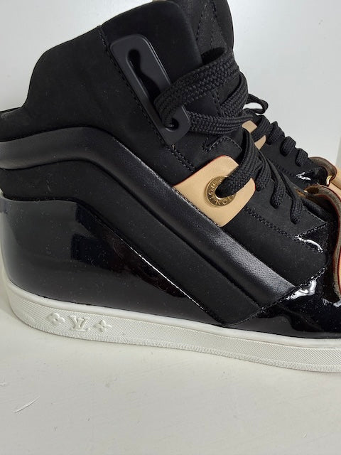 Louis Vuitton trainers size 4