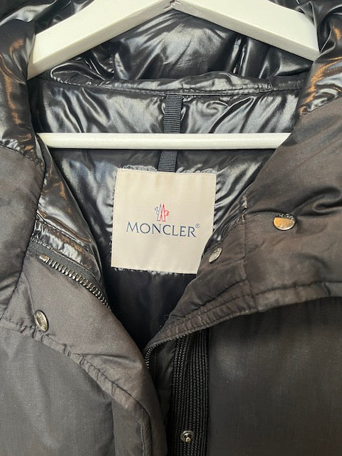 Moncler gilet size 2 UK 10 - 12