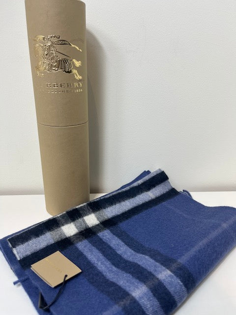 NEW Burberry scarf