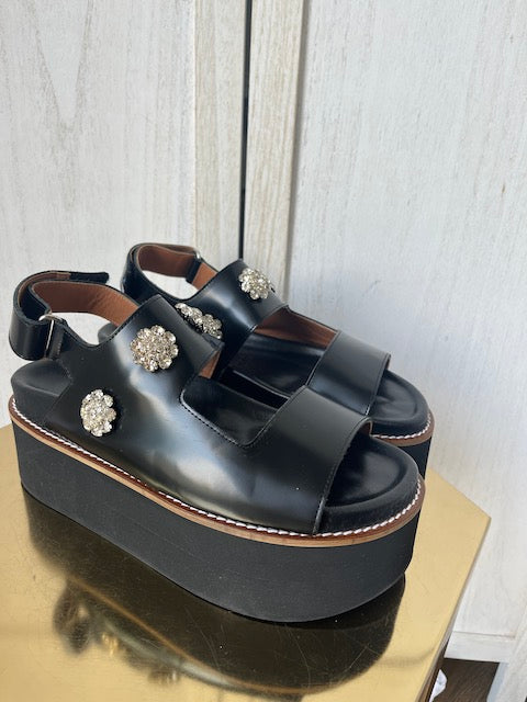 Ganni shoes size 39 larger fitting