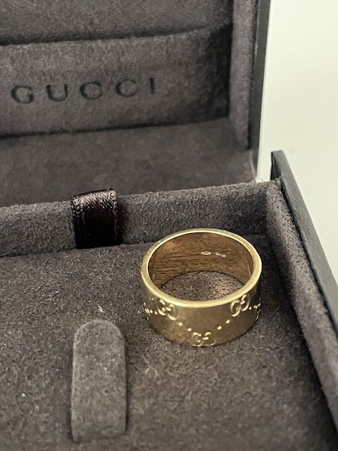 Gucci ring